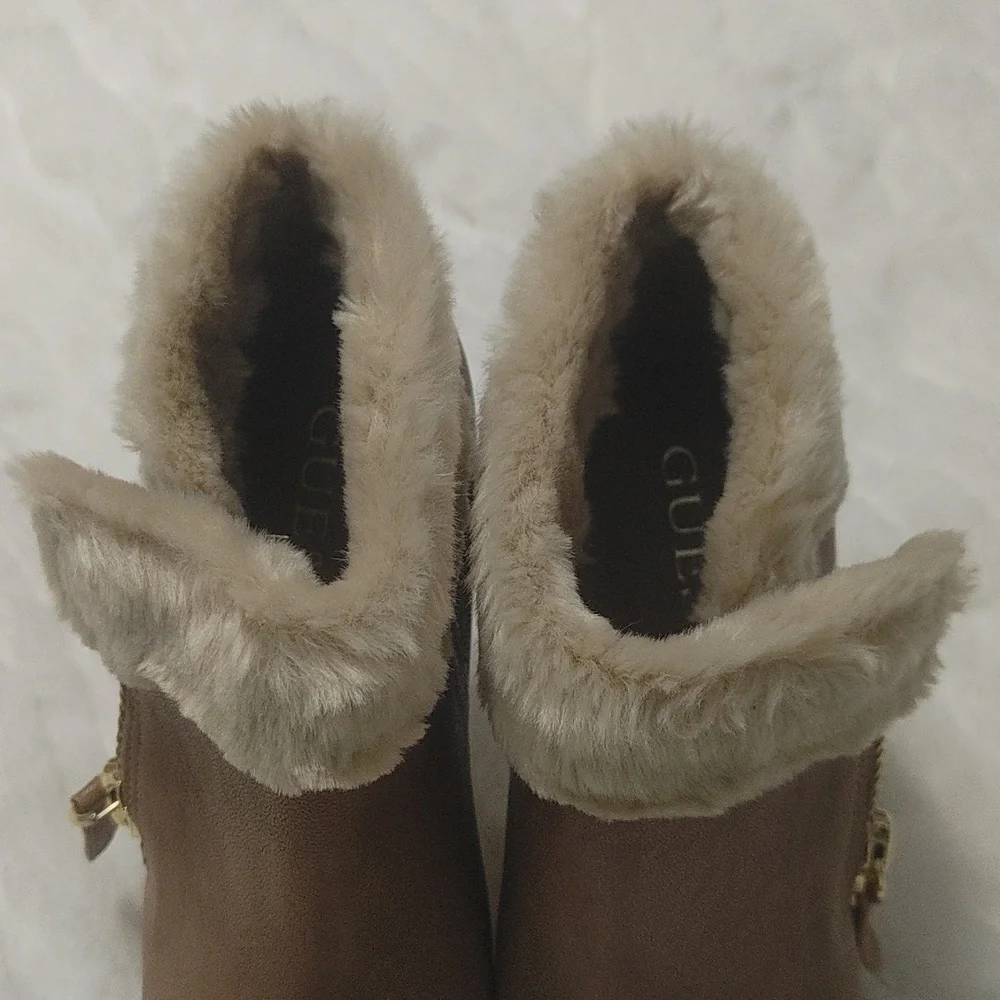 NWOT Guess Women’s Tan Leather Faux Fur Trim Ivorie Ankle Boots Size 7.5M - Picture 4 of 10